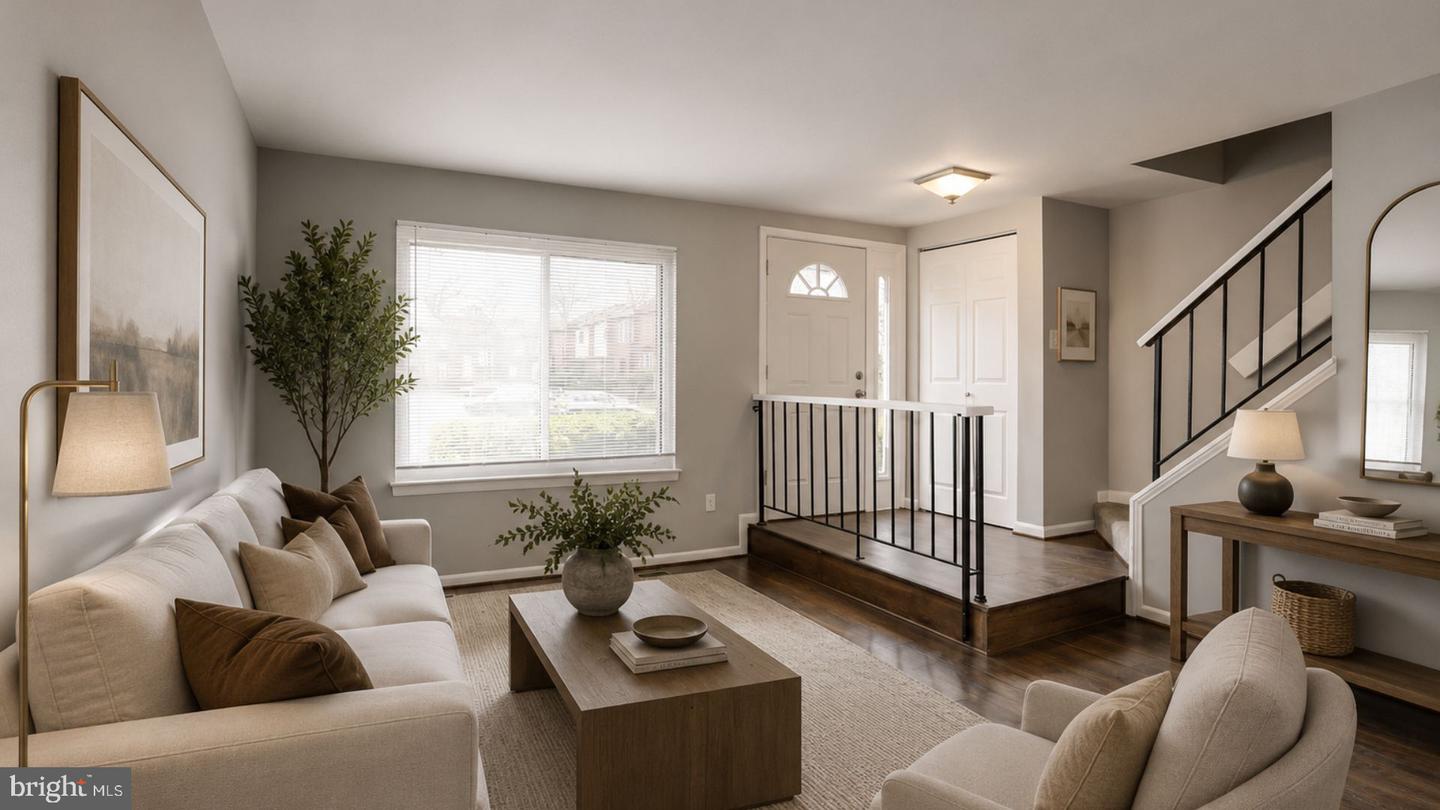 1102 Barnaby Terrace SE
