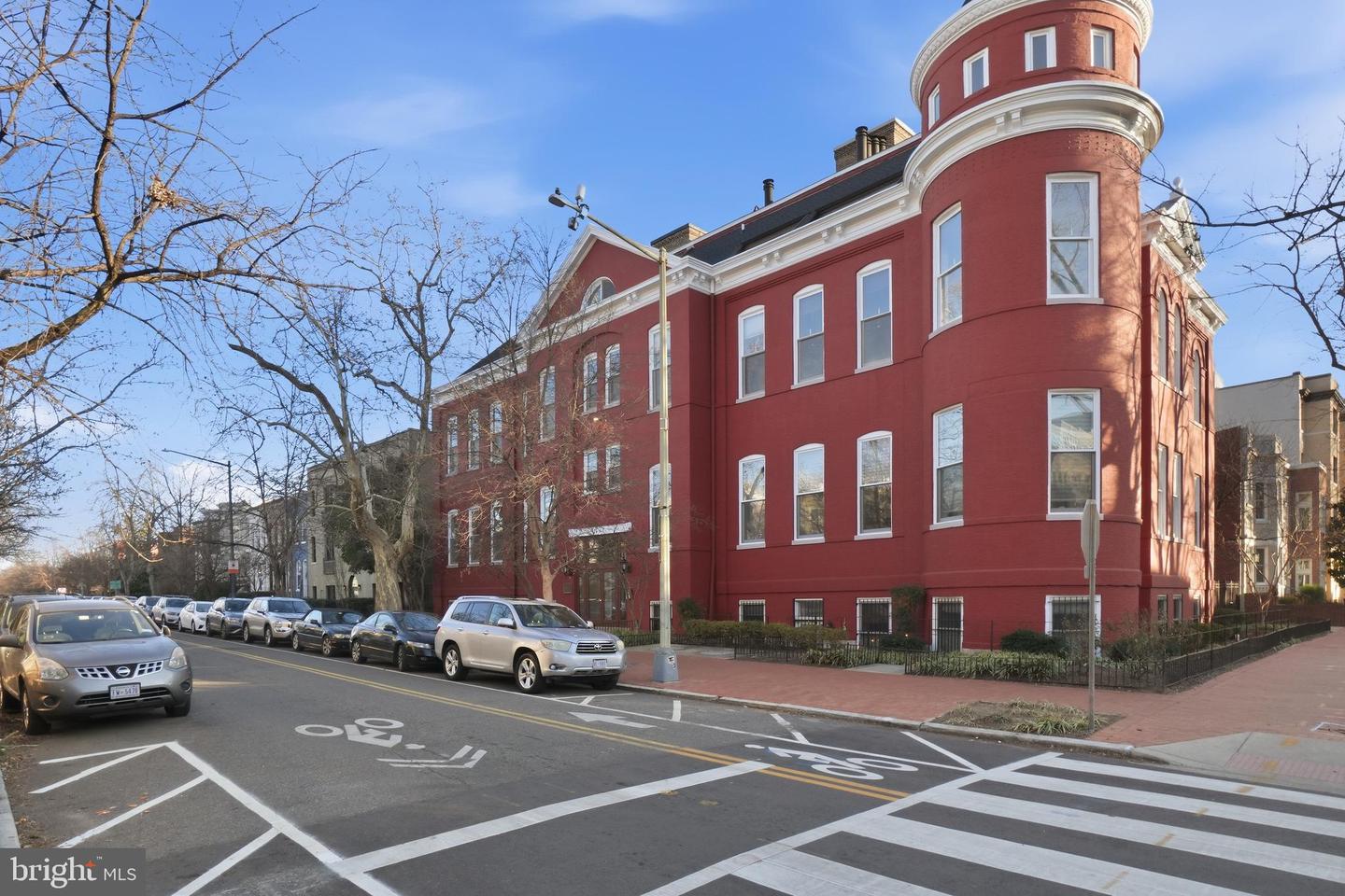 301 G Street NE #32