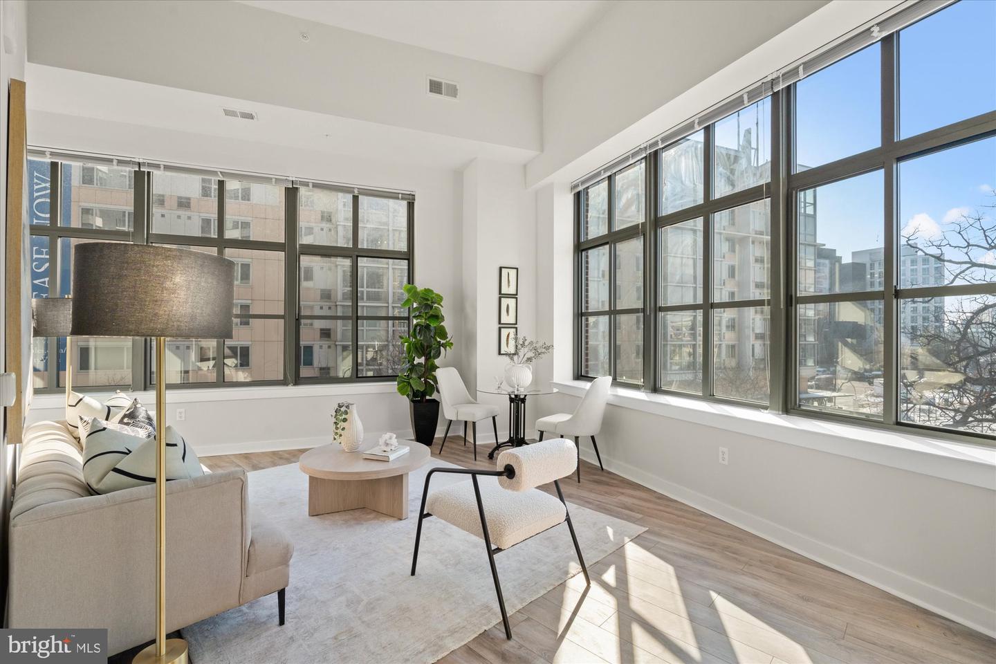 460 New York Ave NW #304