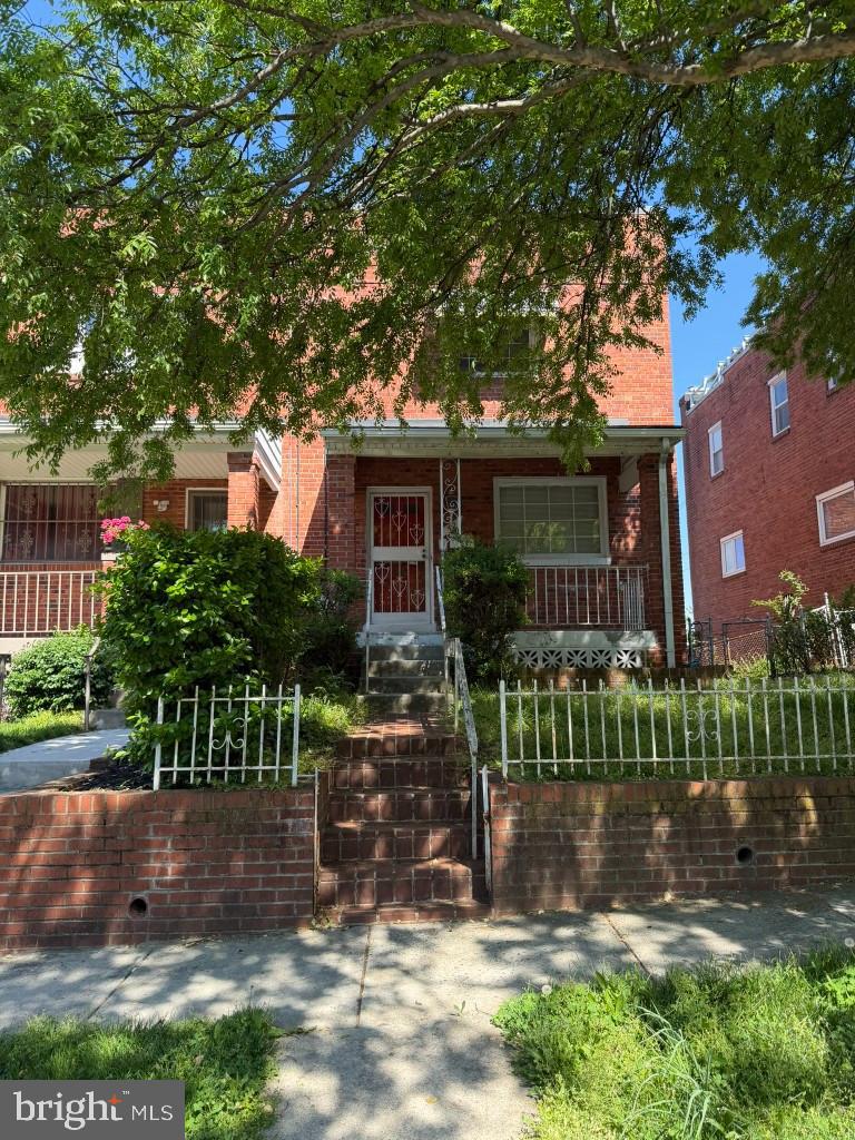 42 54th Street SE