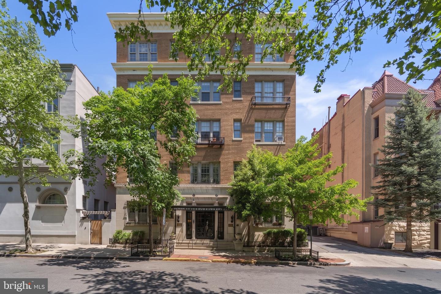 1835 Phelps Place NW #21