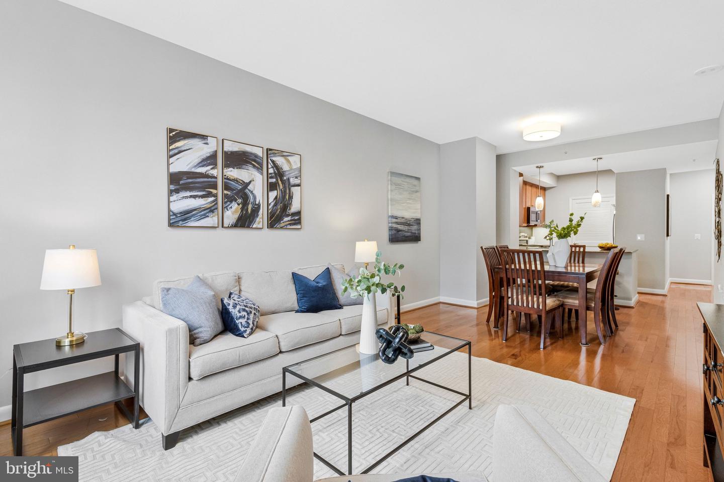 400 Massachusetts Avenue NW #803
