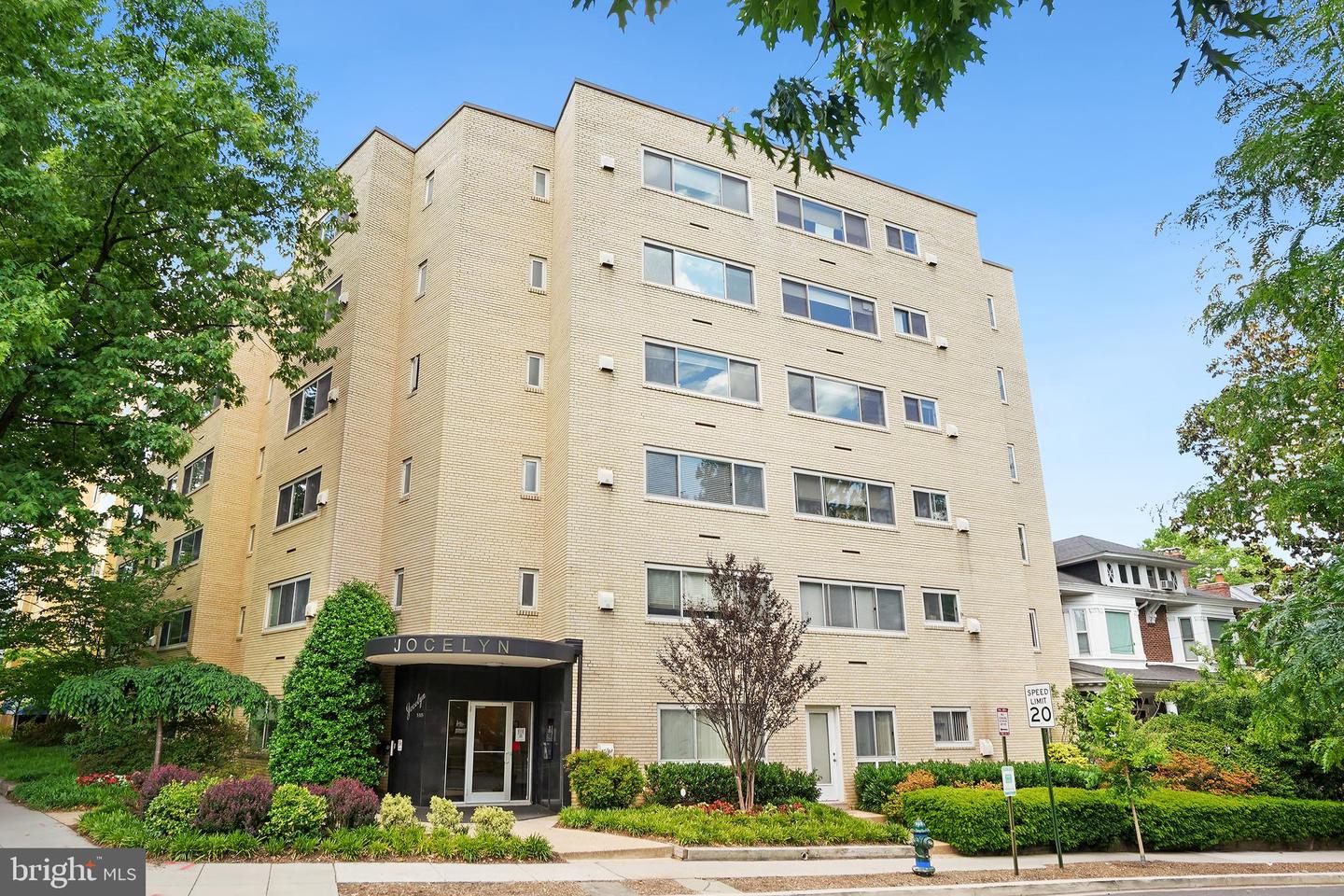 5315 Connecticut Avenue NW #102