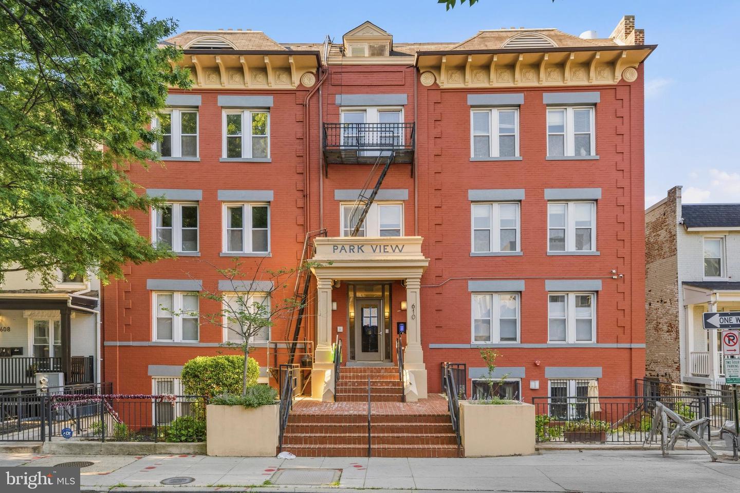 610 Irving Street NW #105