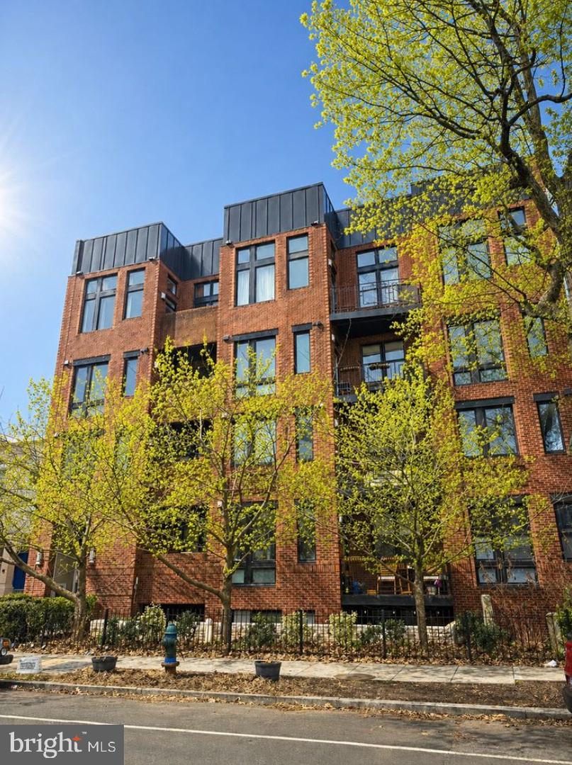 245 15th Street SE #301