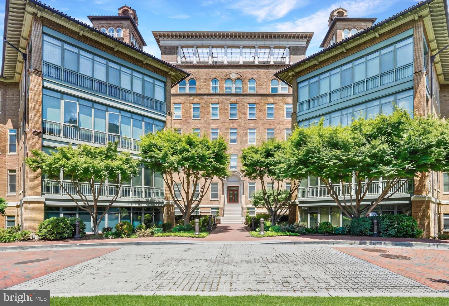 2425 L Street NW #939