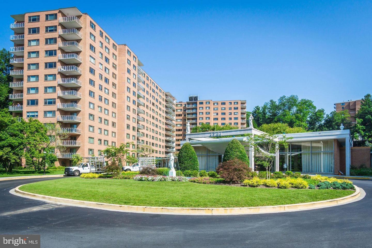 4201 Cathedral Avenue NW #215w