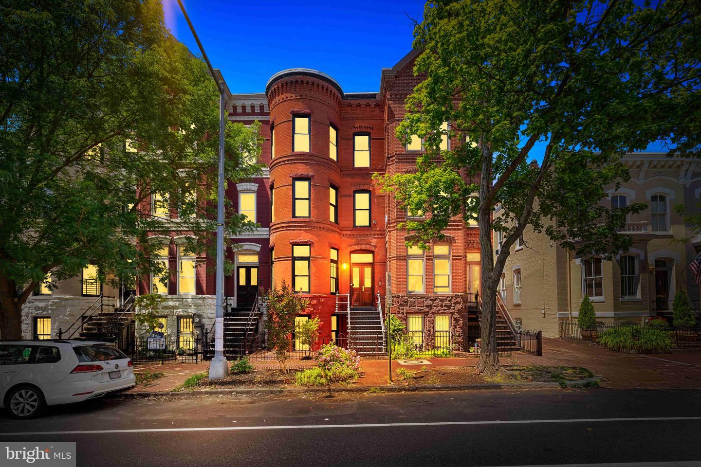 123 4th Street SE, Washington
