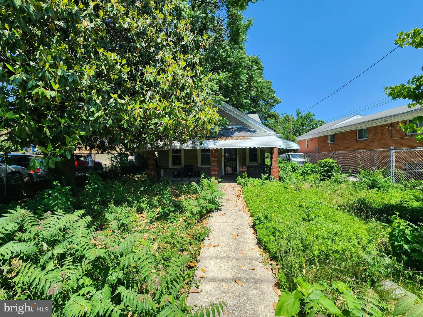4506 Brooks Street NE
