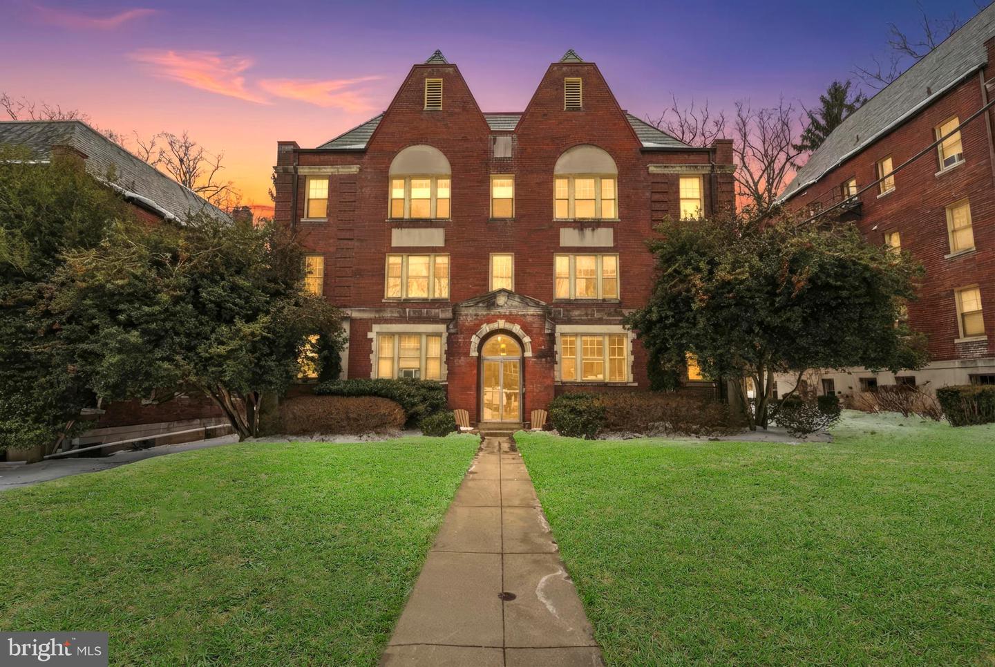3026 Porter Street NW #101