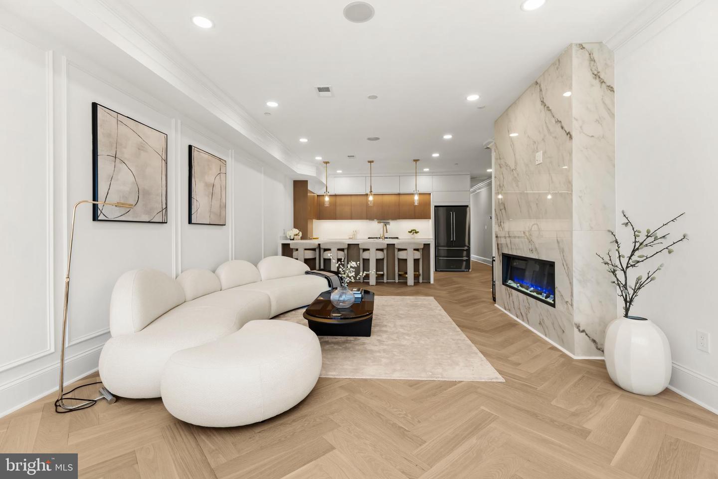 733 Euclid Street NW #303