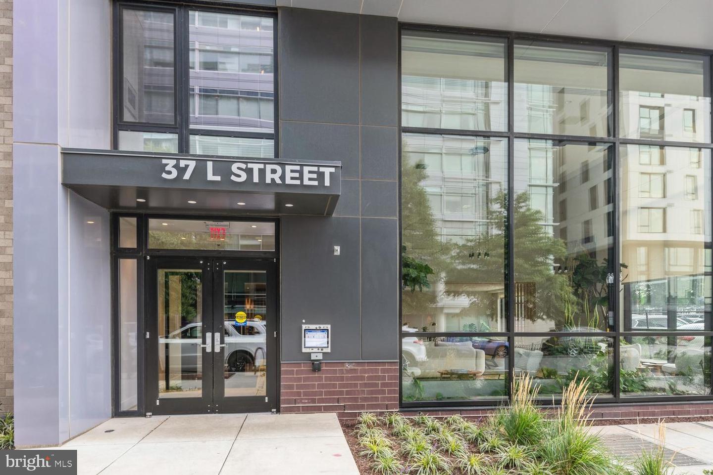 37 L Street SE #802, Washington