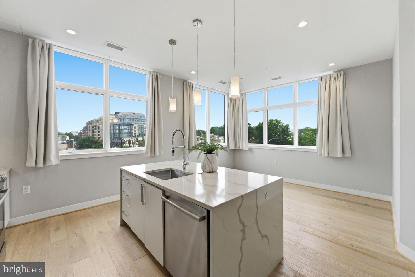 646 H Street NE #304