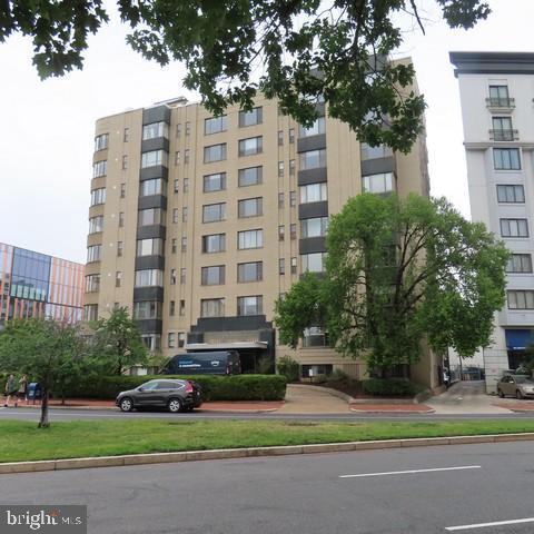 1 Scott Circle NW #419