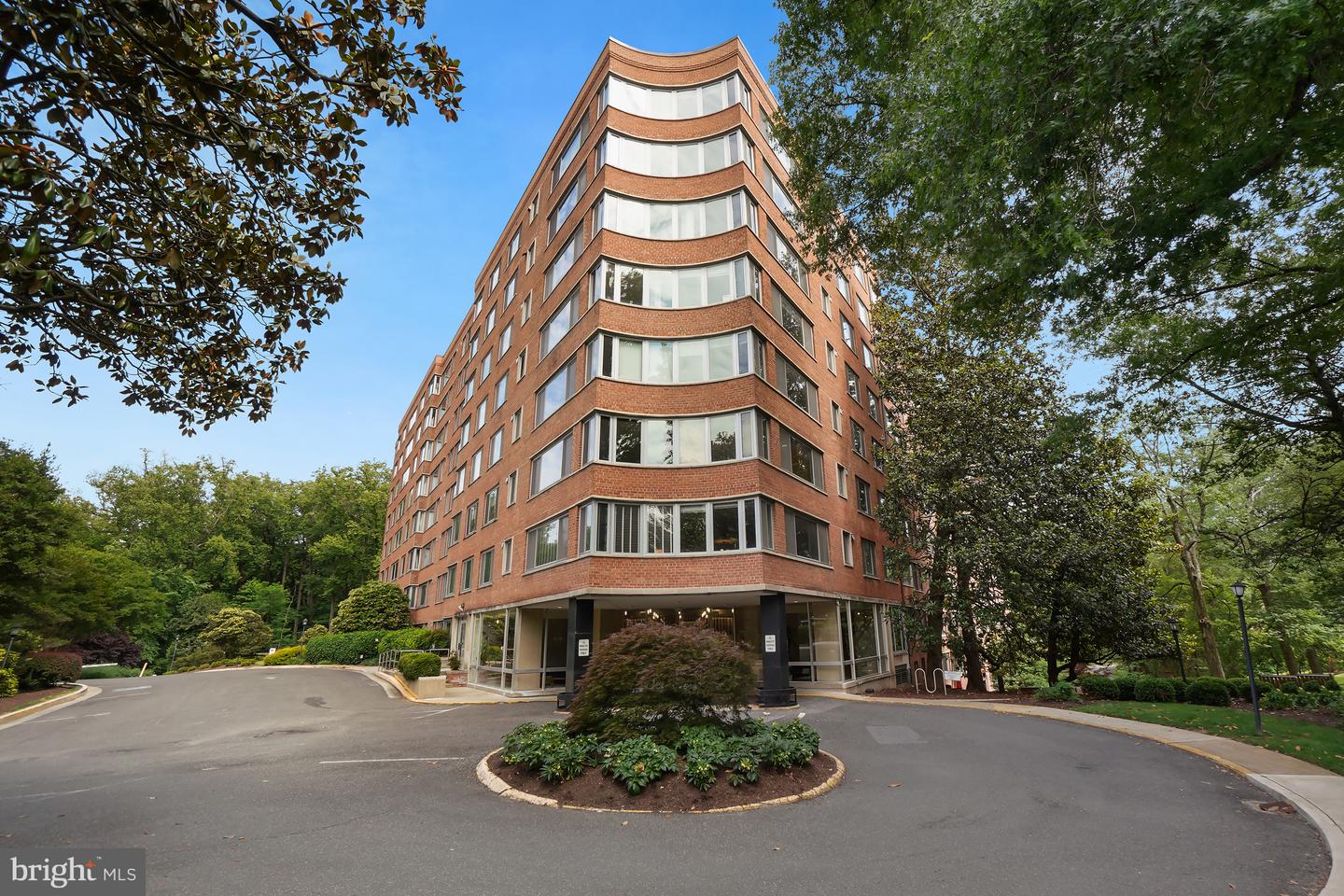 4200 Cathedral Avenue NW #614