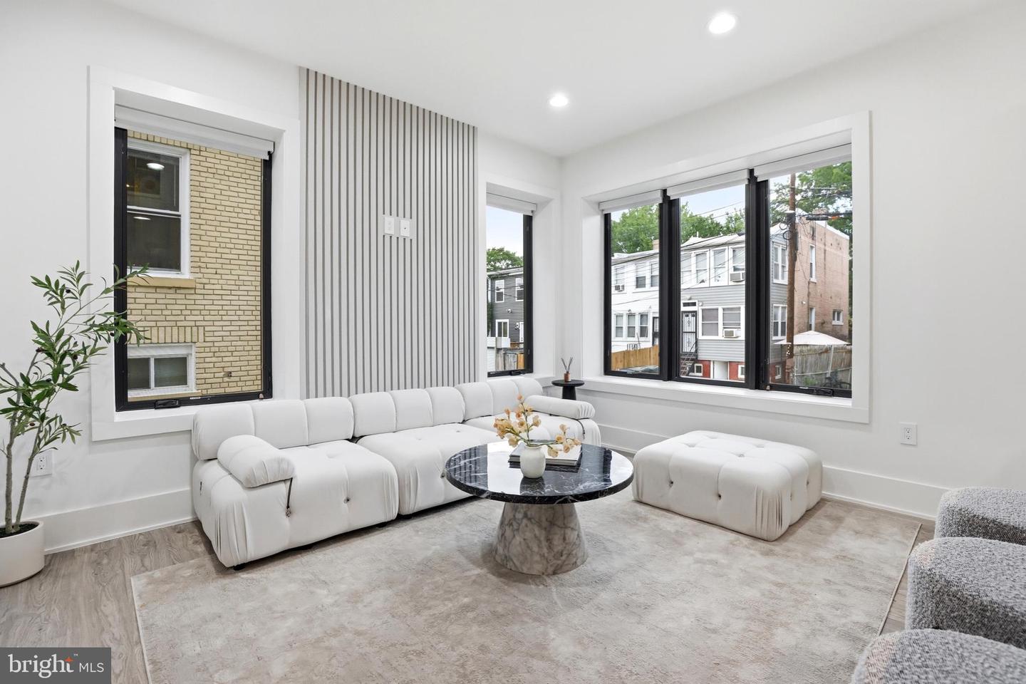 1140 Oates Street NE #101