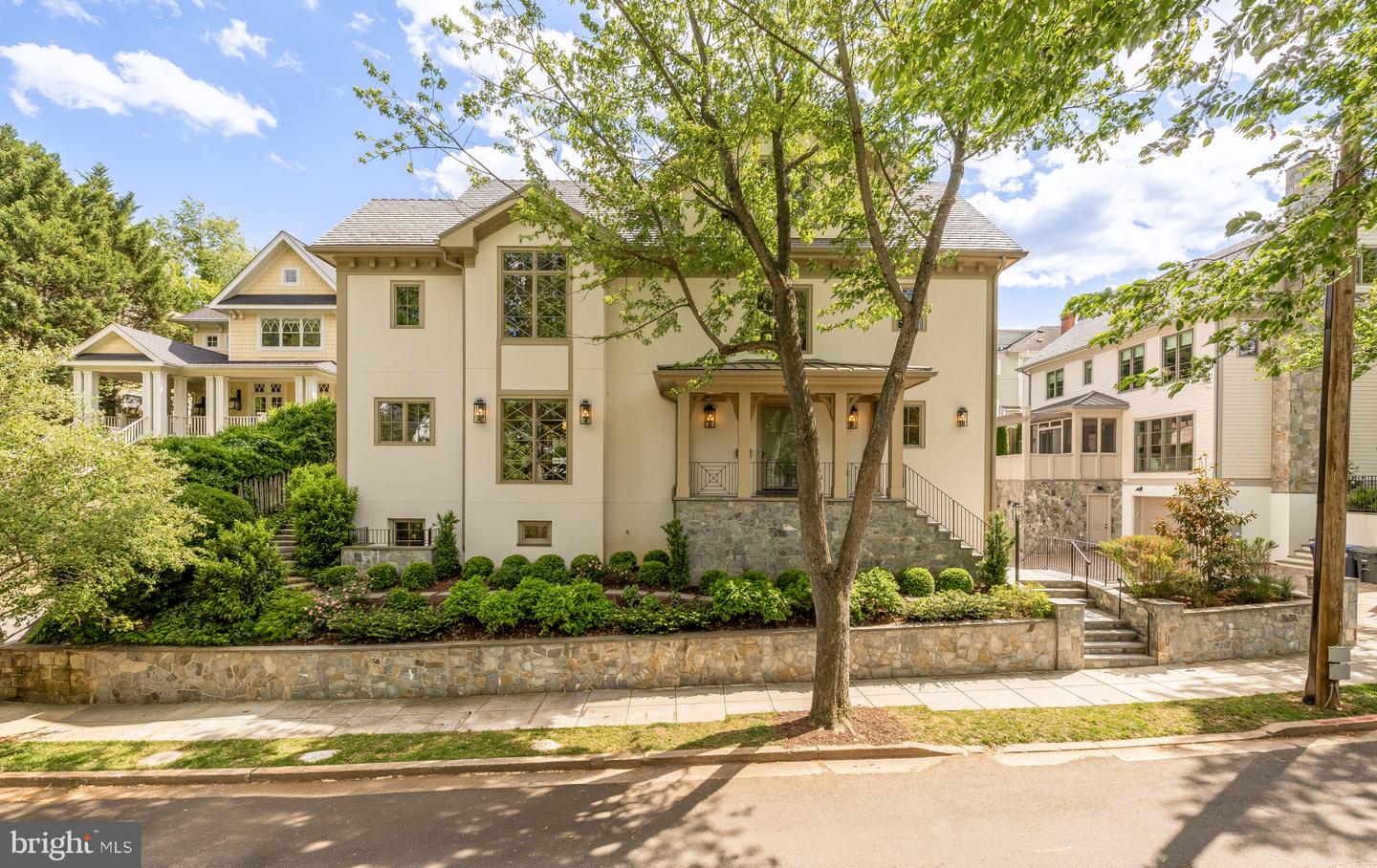 5537 Hawthorne Place NW, Washington
