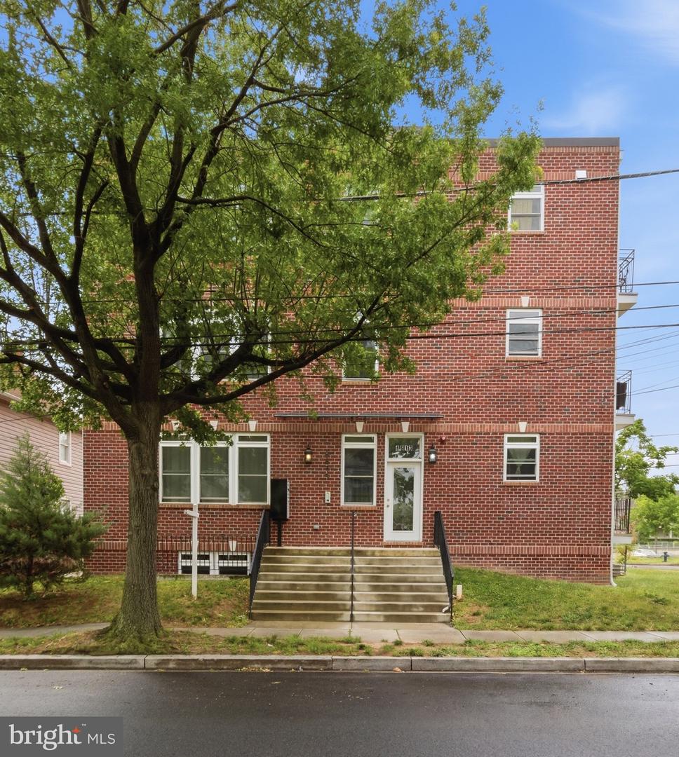 4613 Minnesota Avenue NE #2