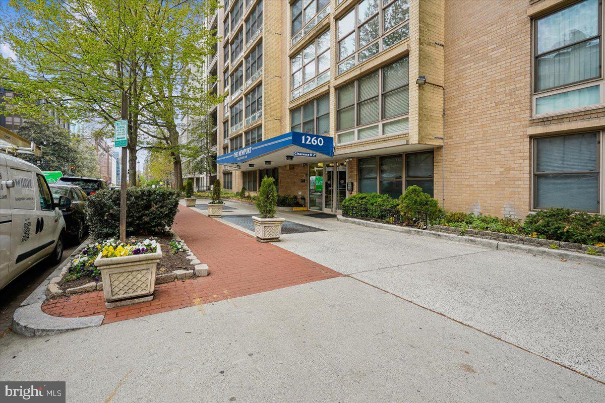 1260 21st Street NW #111