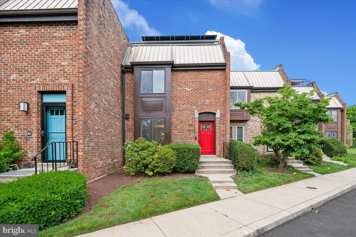 527 Brummel Court NW #527