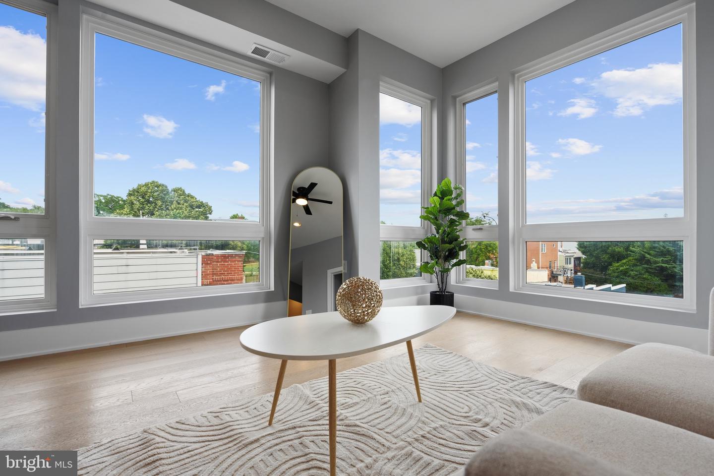 1112 Montello Avenue NE #401, Washington
