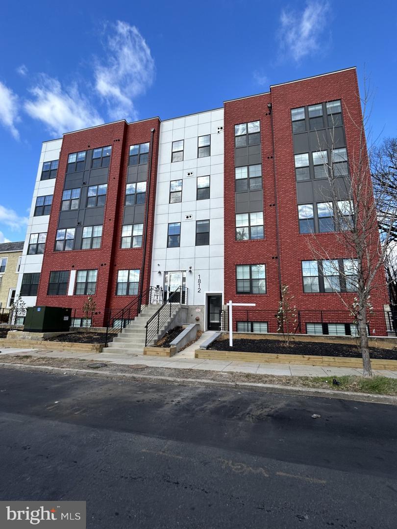 1812 H Place NE #403