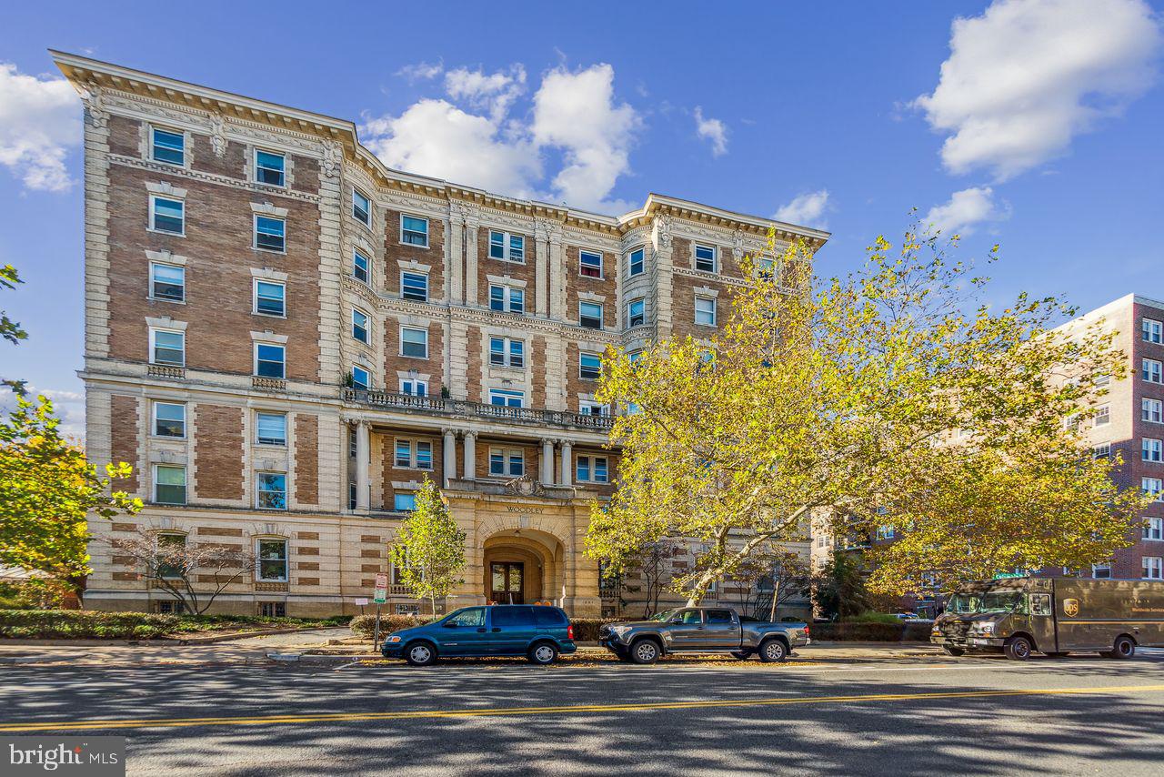 1851 Columbia Road NW #400
