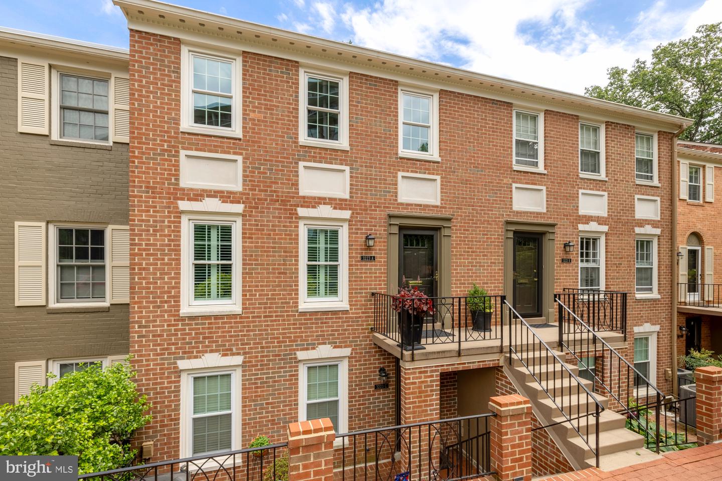3223 Sutton Place NW #a