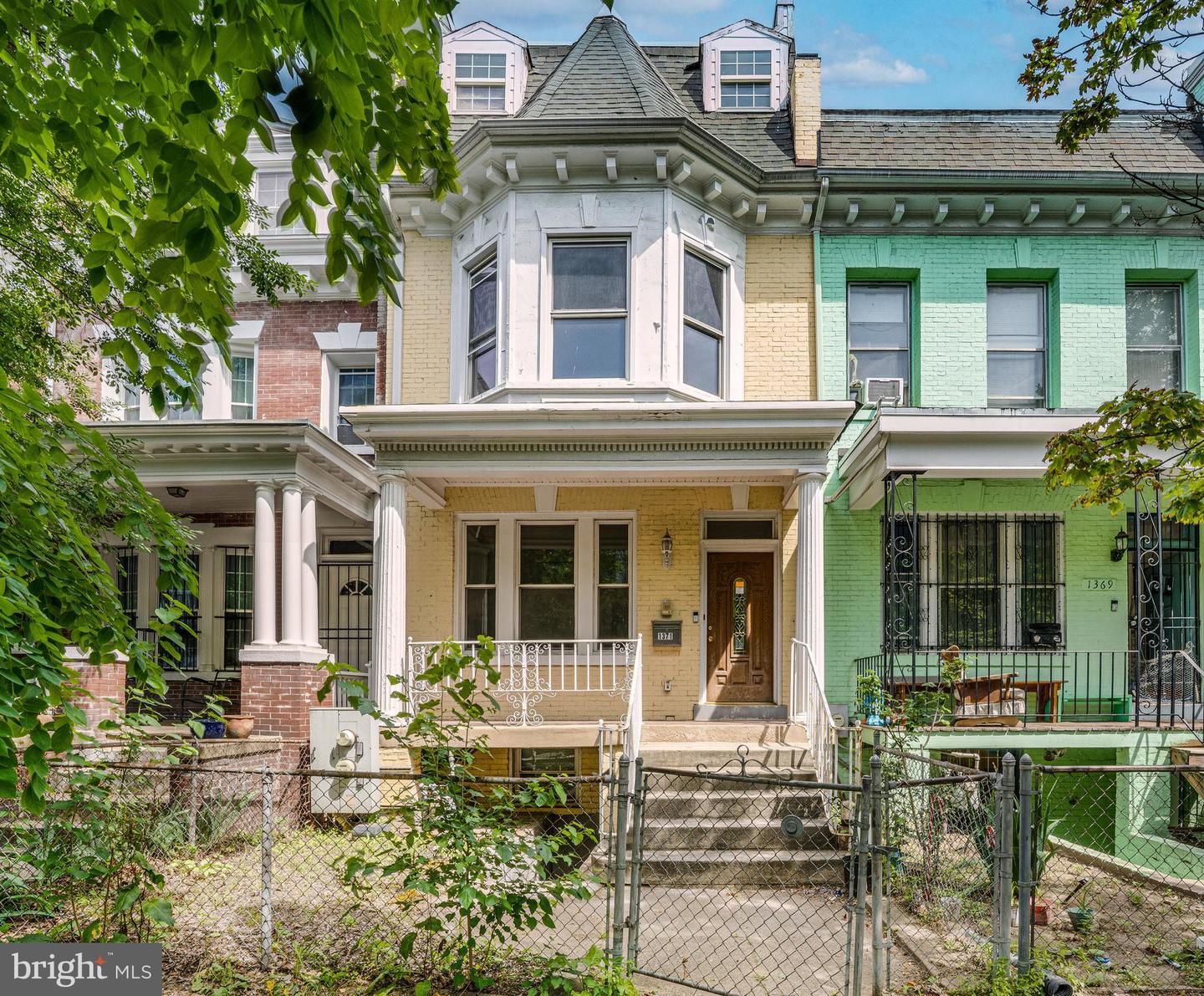 1371 Monroe NW