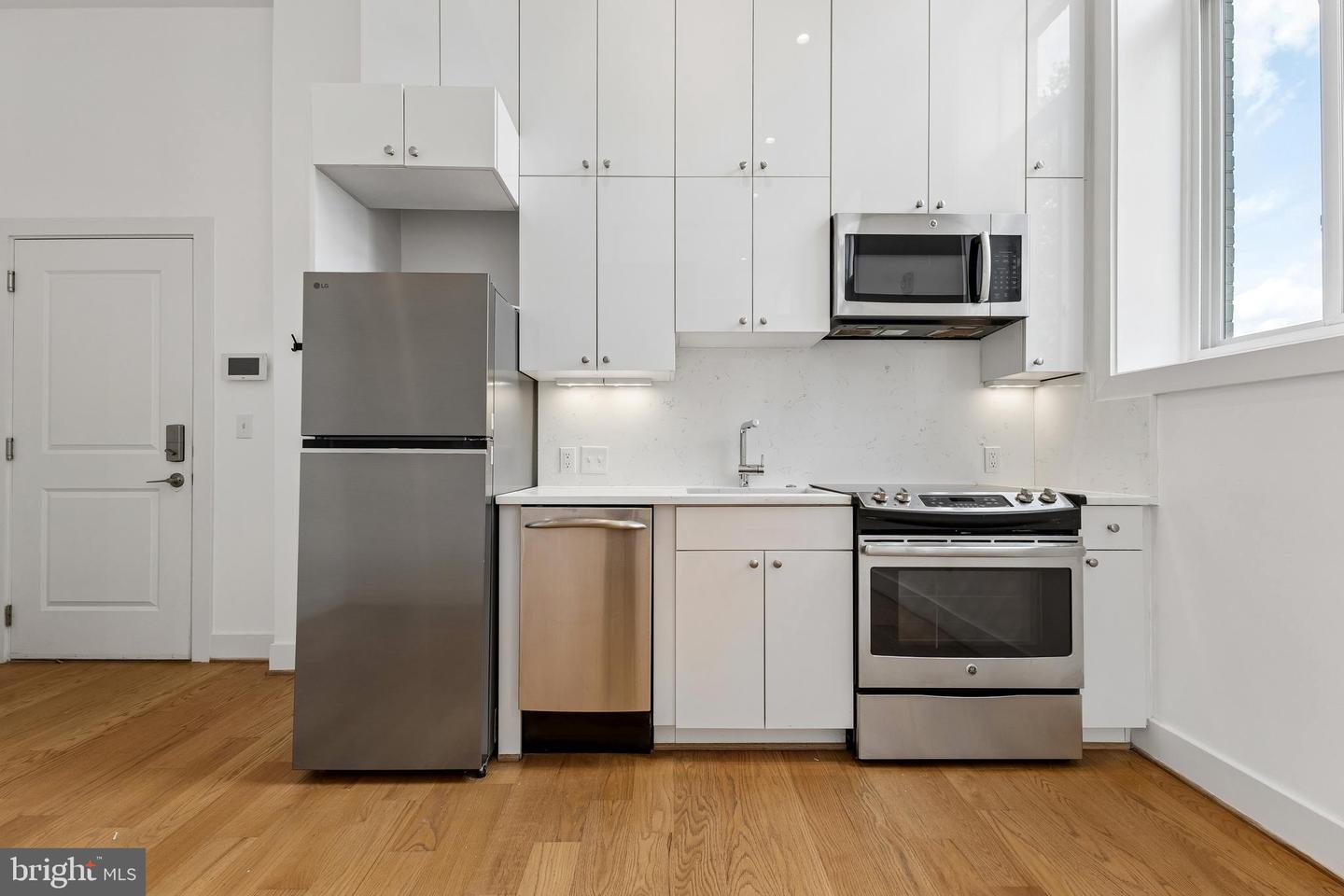1211 G Street SE #5