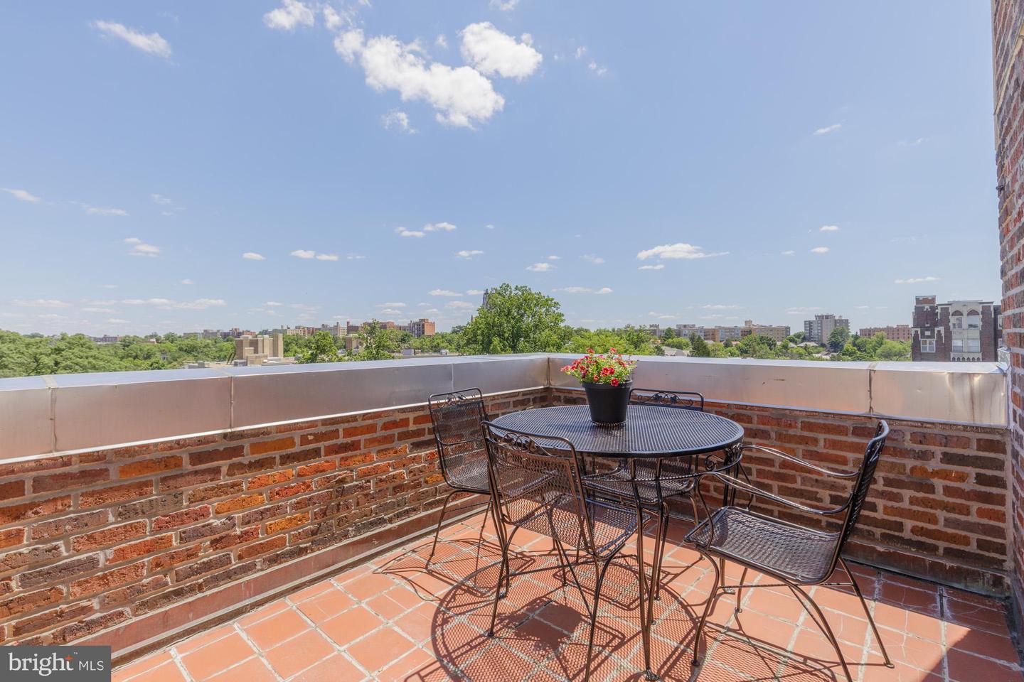 4000 Cathedral Avenue NW #804b