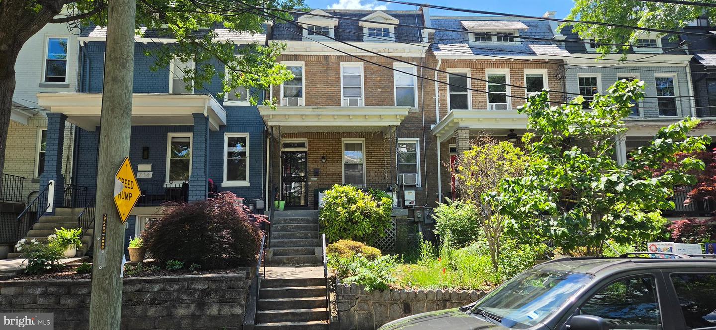 718 Varnum Street, NW Varnum Street NW