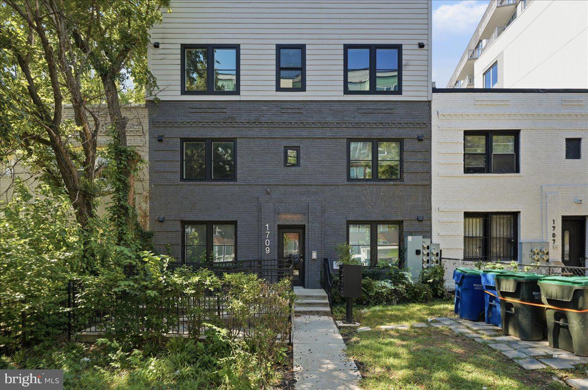 1709 H Street NE #3
