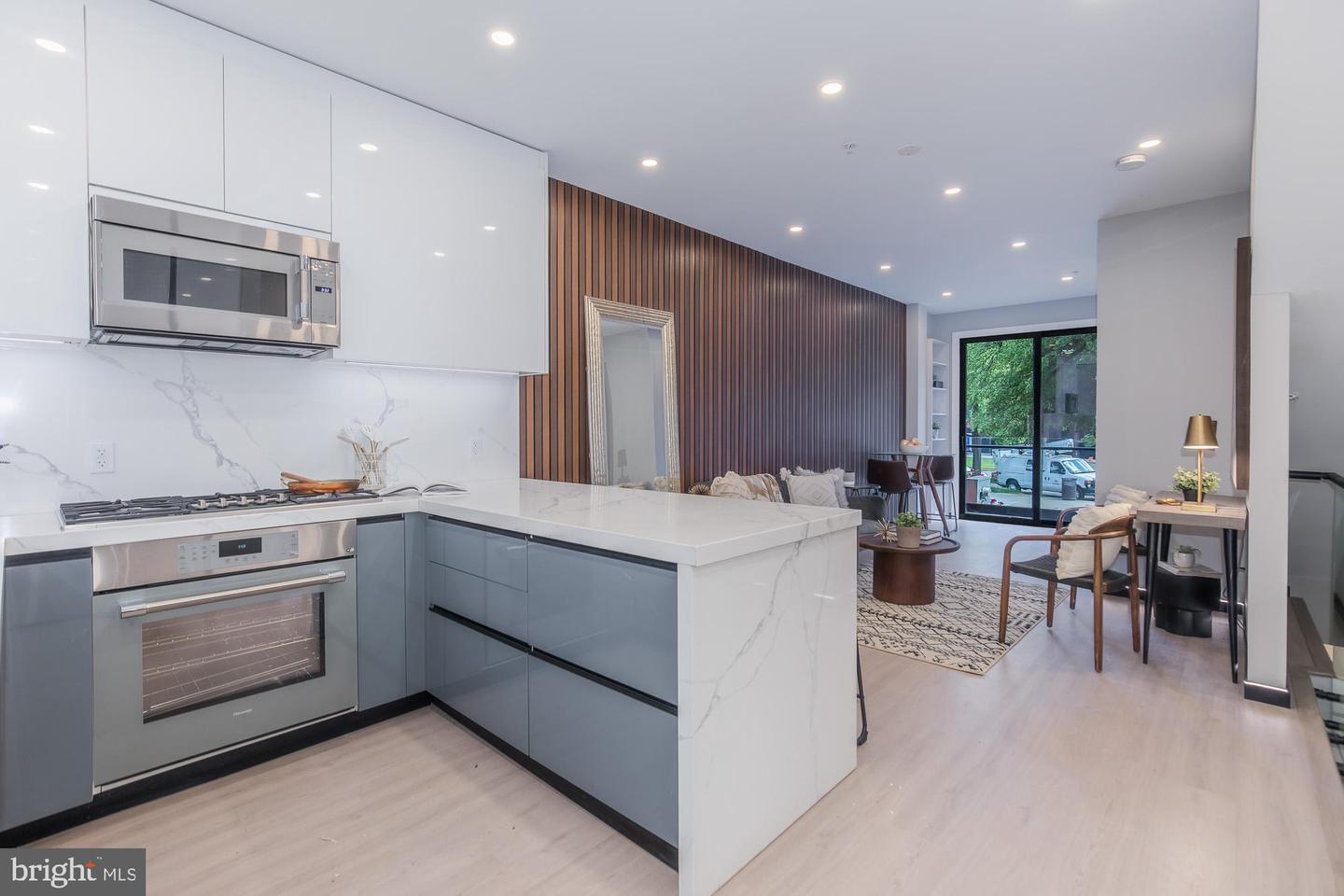 1332 G Street SE #1