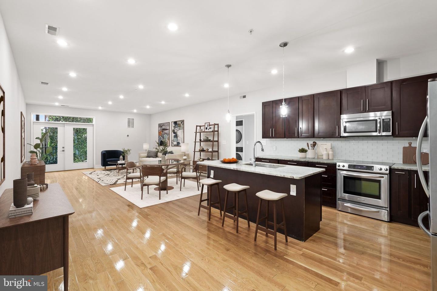 610 Newton Place NW #4