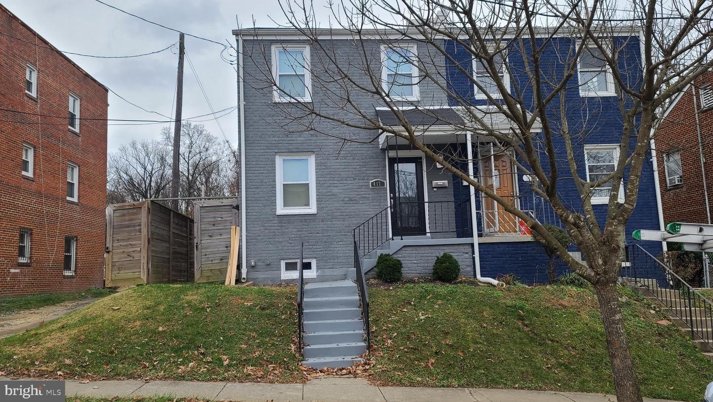 417 Burbank Street SE