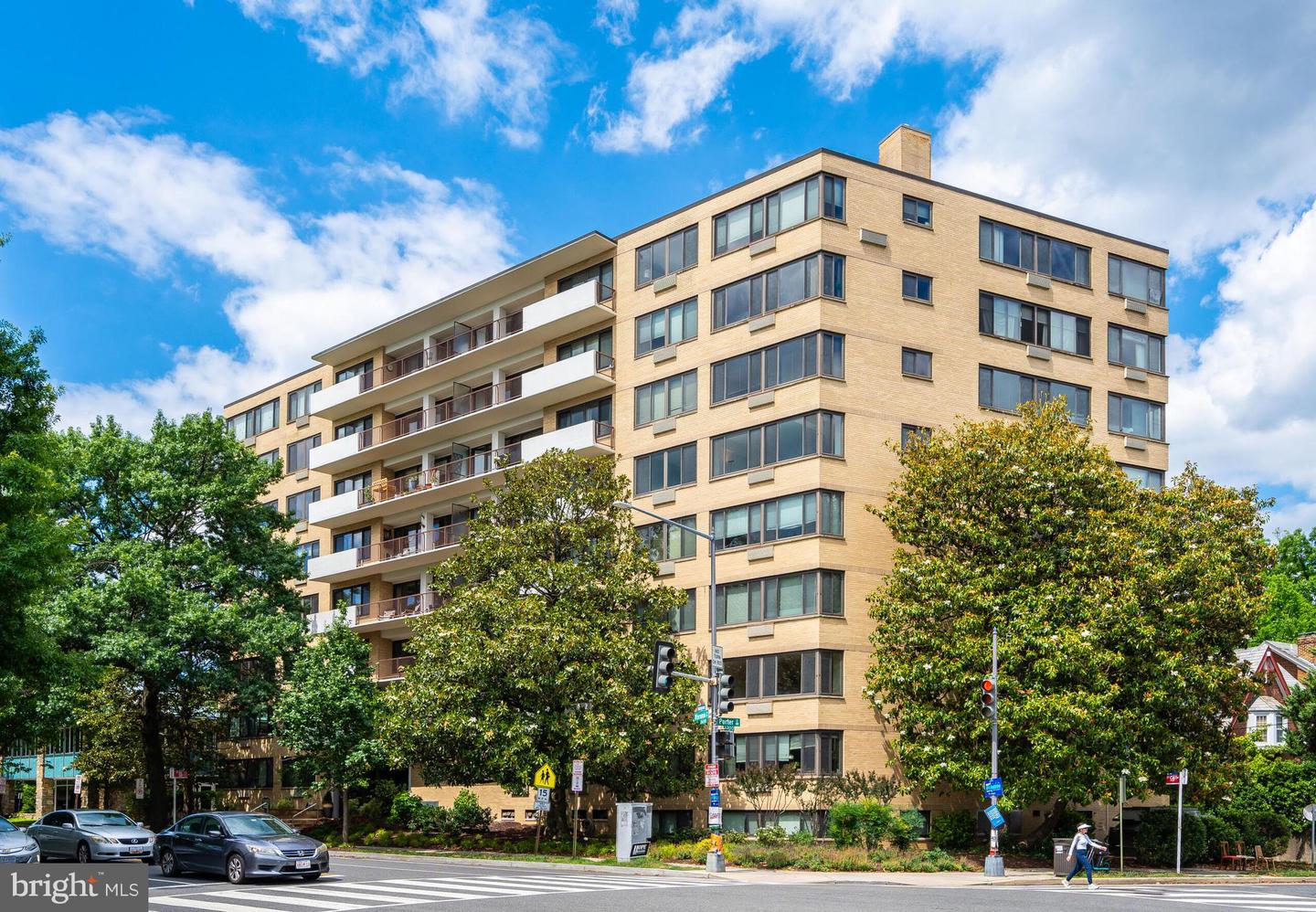 3601 Wisconsin Avenue NW #111