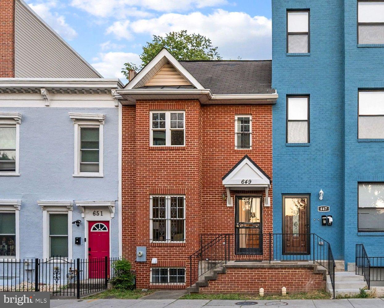 649 16th Street NE