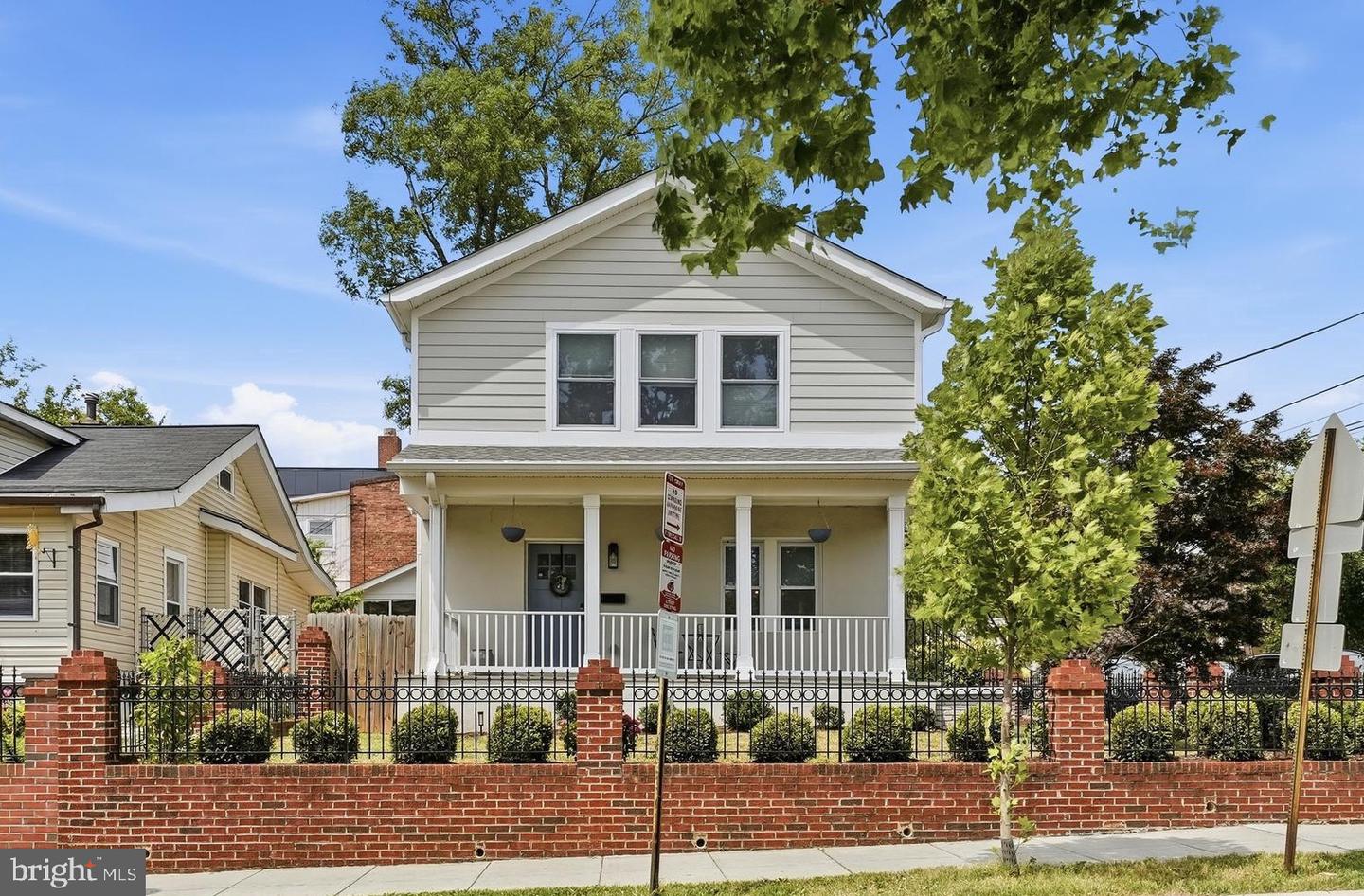 2700 4th Street NE