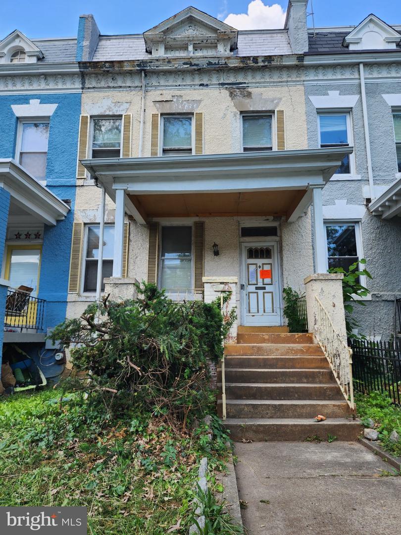 631 Keefer Place NW