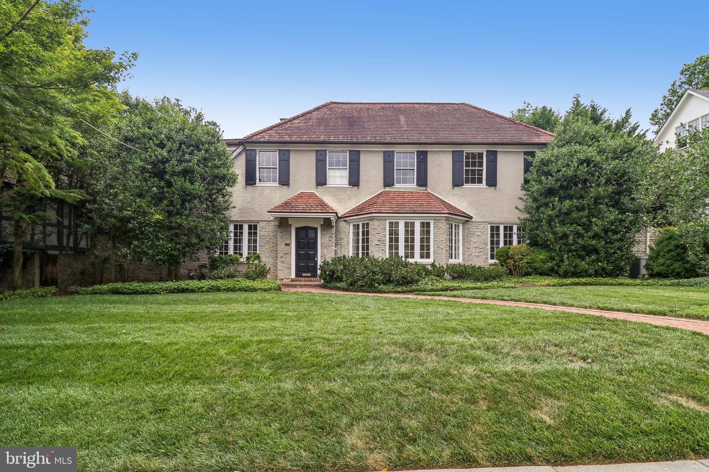 2920 44th Place NW