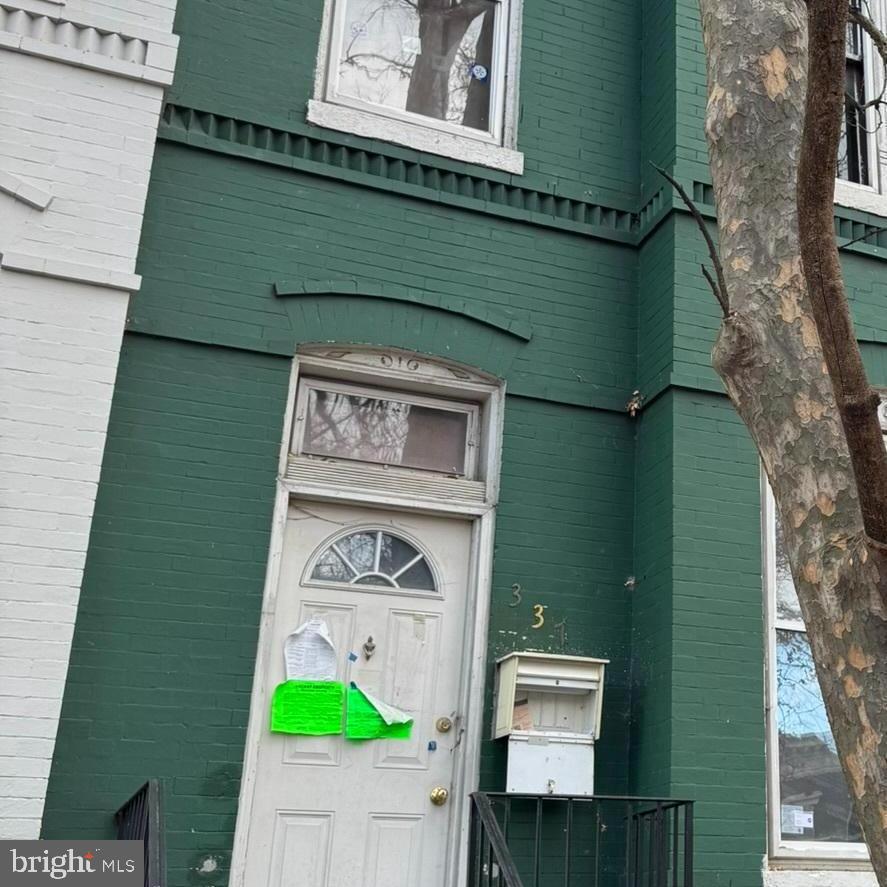 337 8th Street NE
