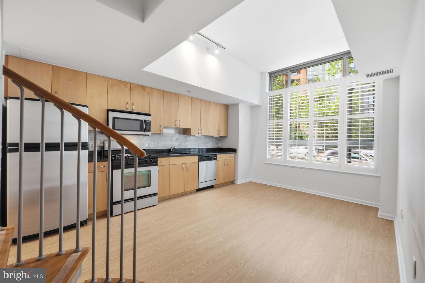 440 L Street NW #105