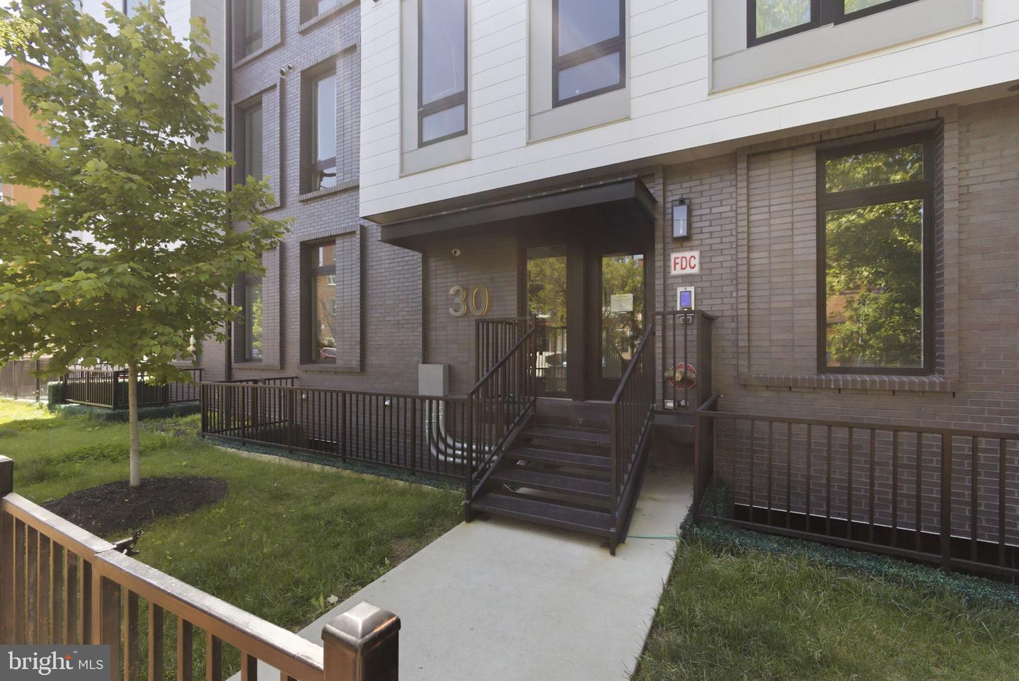 30 Kennedy Street NW #14