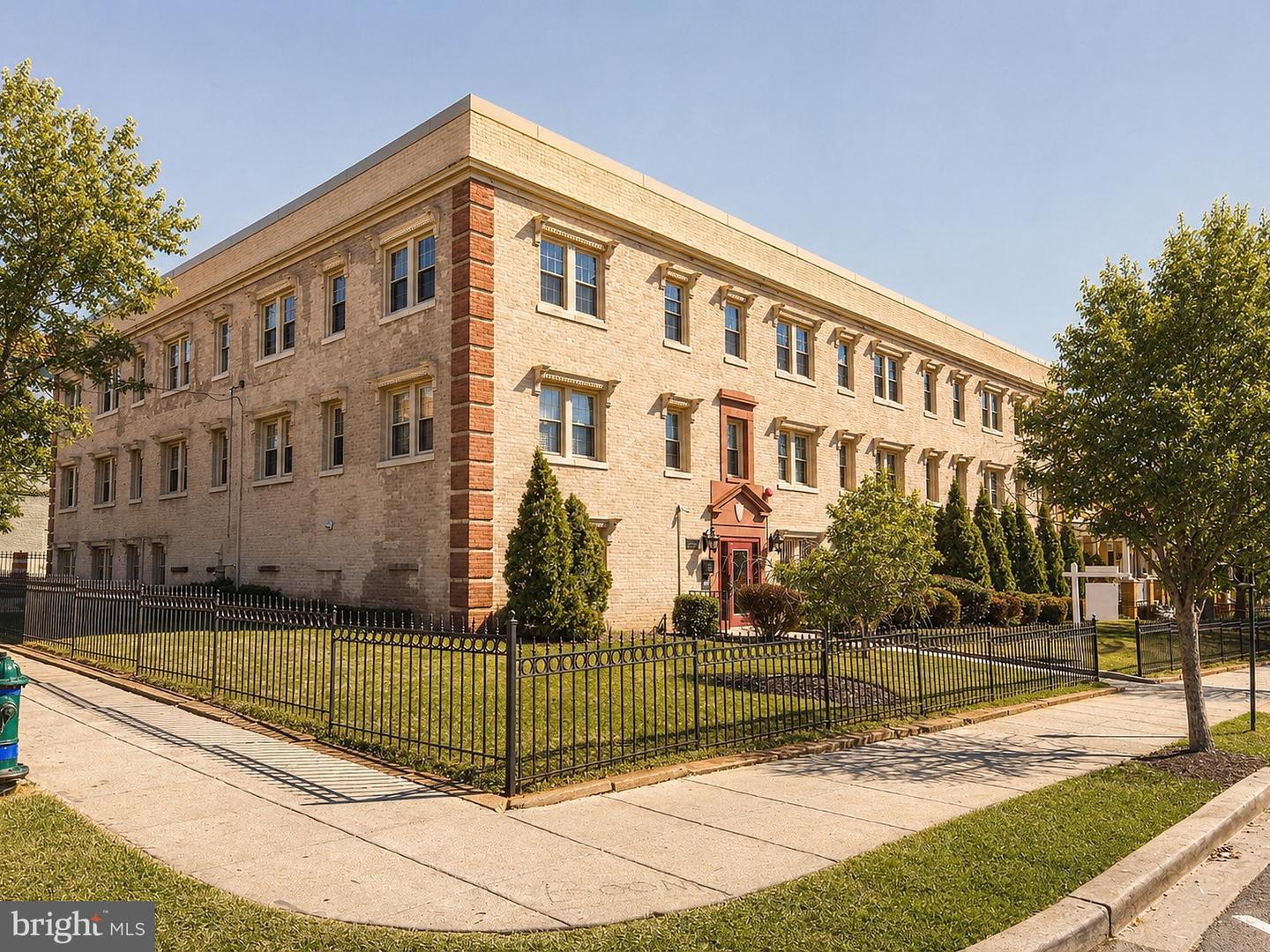 2625 3rd Street NE #301