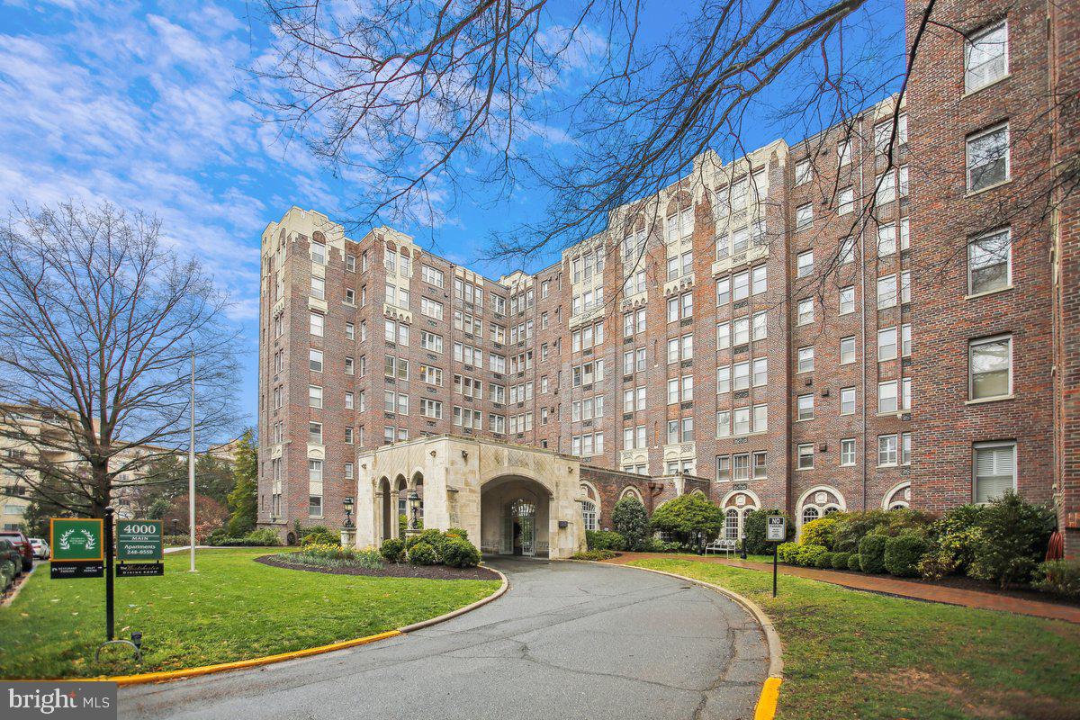 4000 Cathedral Avenue NW #142b