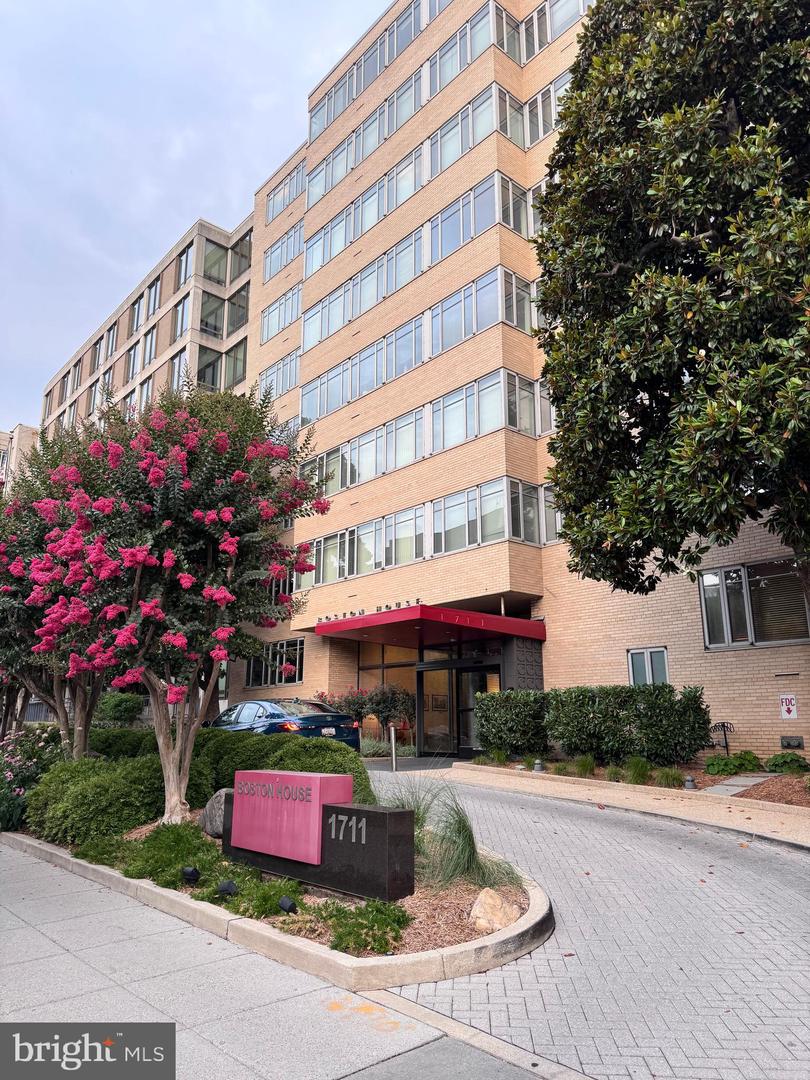 1711 Massachusetts Avenue NW #228