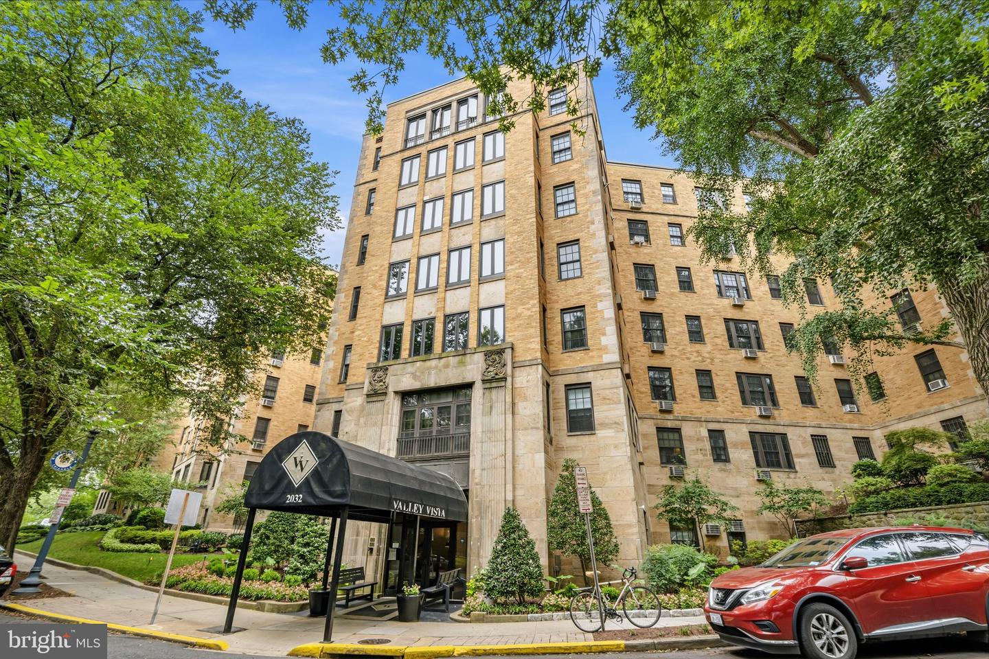 2032 Belmont Road NW #405