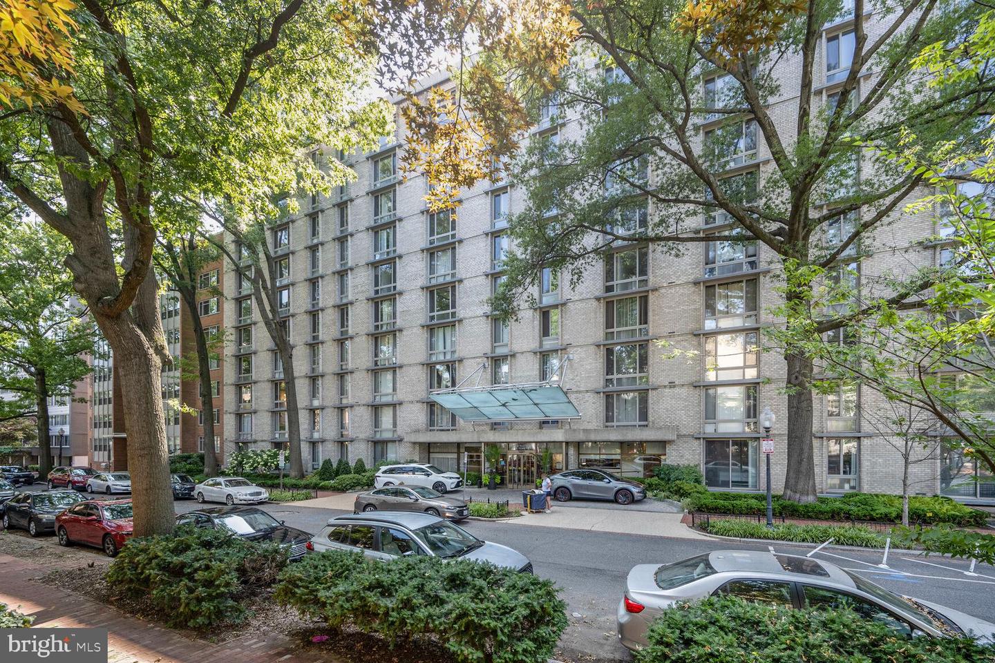 950 25th Street NW #811n
