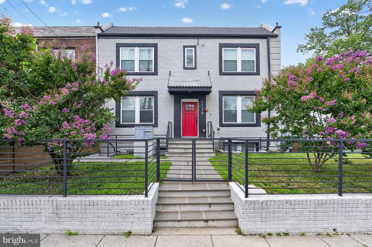 200 Hamilton Street NW #6